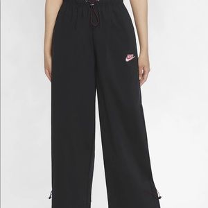 Nike icon clash pants